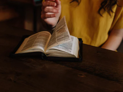 50 frases bíblicas de amor para aquecer seu coração e sua fé