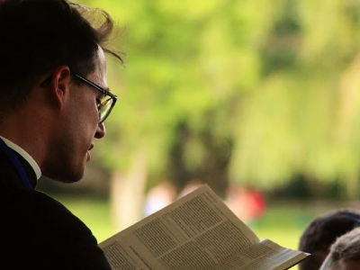 30 frases para pastor que louvam a Deus por sua vida e missão