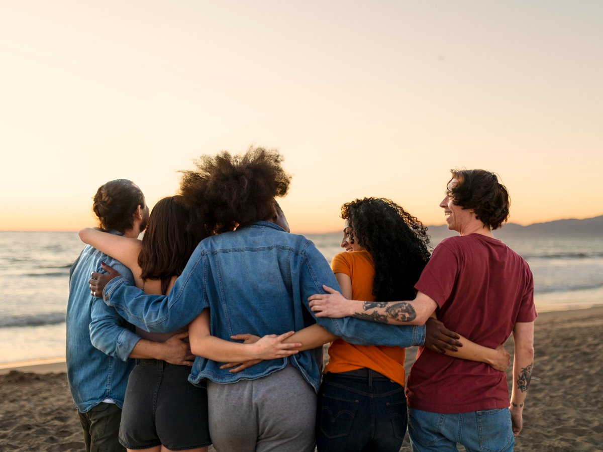 35 versículos de amizade para bendizer pelos amigos