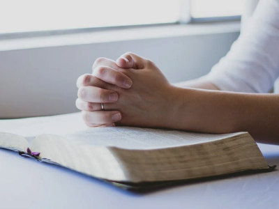 30 versículos de fé para testemunhar sua confiança nos planos de Deus