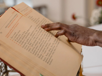 25 frases de Salmos para acalmar um coração angustiado