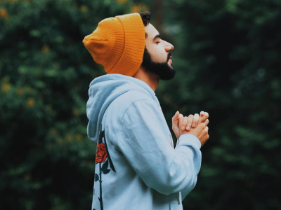 30 frases sobre o poder da oração para testemunhar sua fé