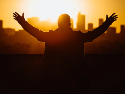 30 frases de oração para dormir e descansar sob a proteção de Deus