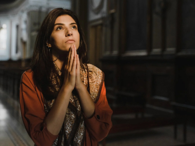 40 frases de motivação e fé para preencher-se com a força de Deus