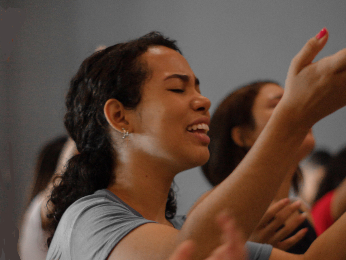 30 frases de louvores de adoração para se conectar com Deus