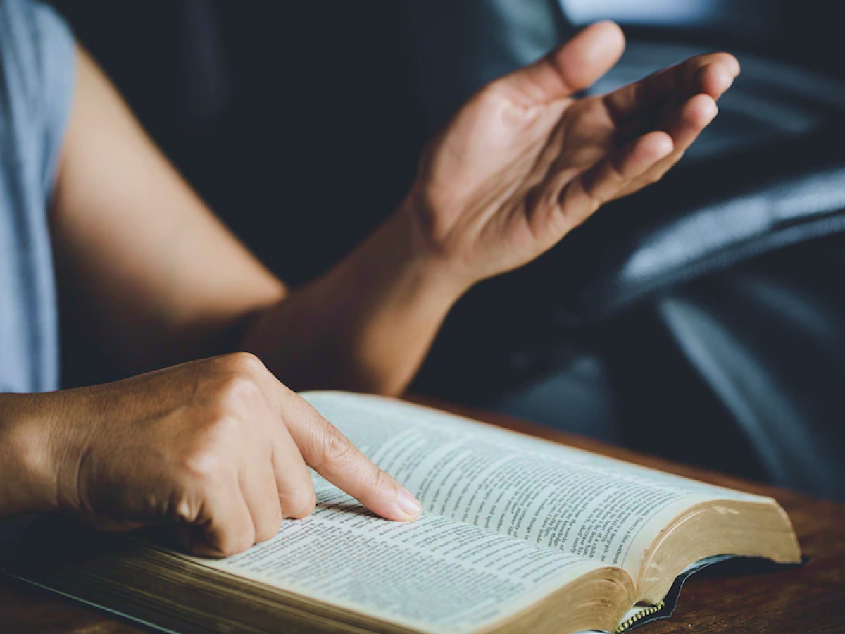 30 frases de Dia da Bíblia que expressam a importância do livro sagrado