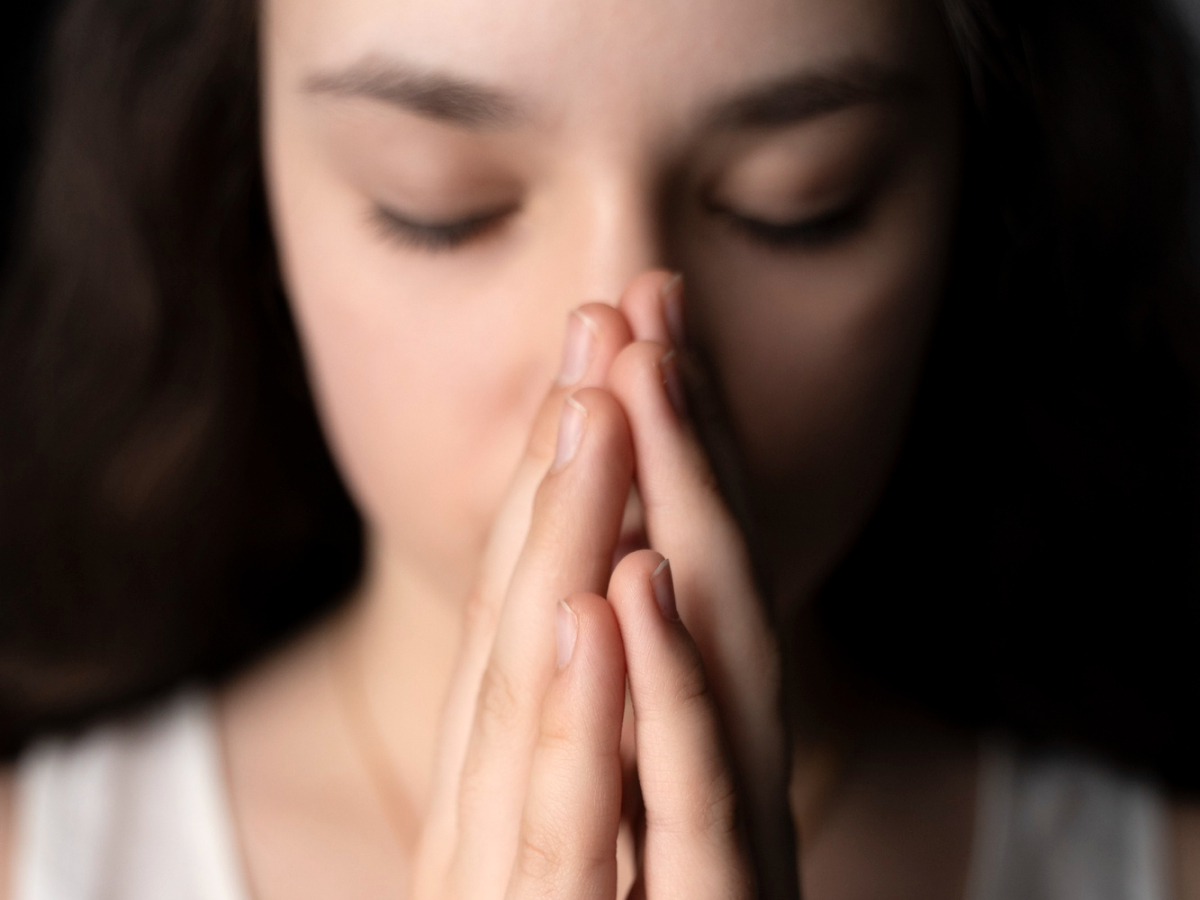 35 frases de oração para dormir bem que te farão repousar no colo do Pai