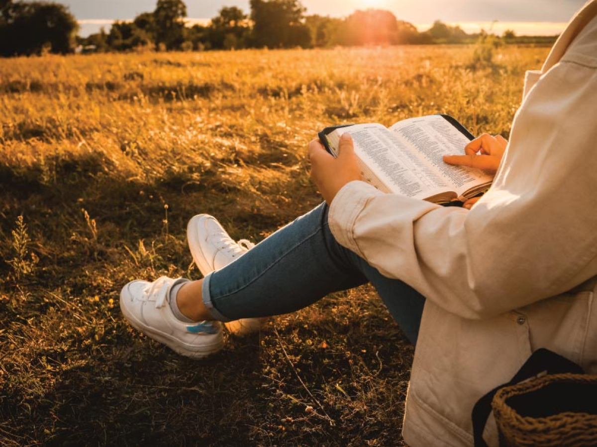 35 versículos para jovens que os encorajam a viver a fé no mundo